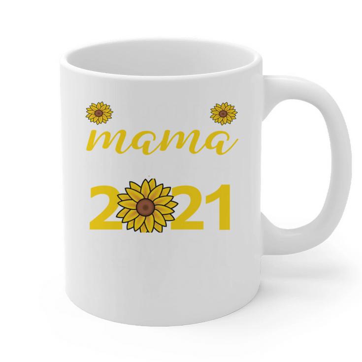 Proud Mama Of a 2021 Graduate Senior Mom 2021 Graduation Graphic Print Coffee Mug