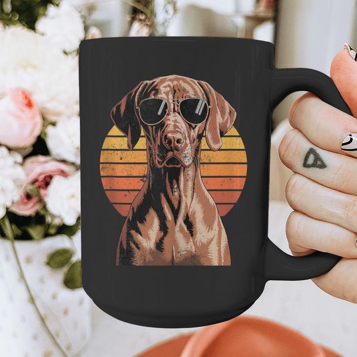 Cool Retro Vizsla Dog Mom Dad Vintage Pet Lovers Graphic Print Coffee Mug Cool Retro Vizsla Dog Mom Dad Vintage Pet Lovers Graphic Print Coffee Mug