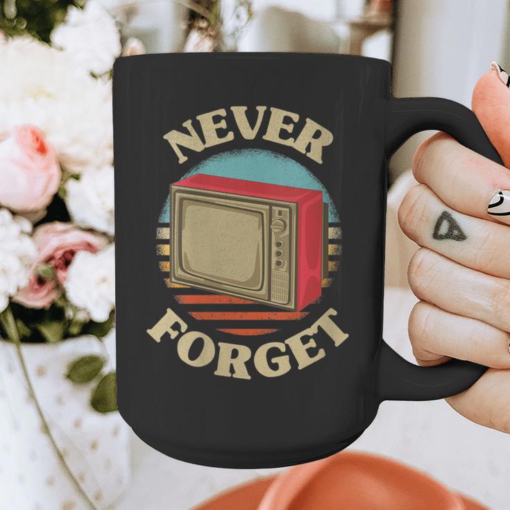 Retro TV Never Forget Nostalgia Vintage Graphic Print Coffee Mug