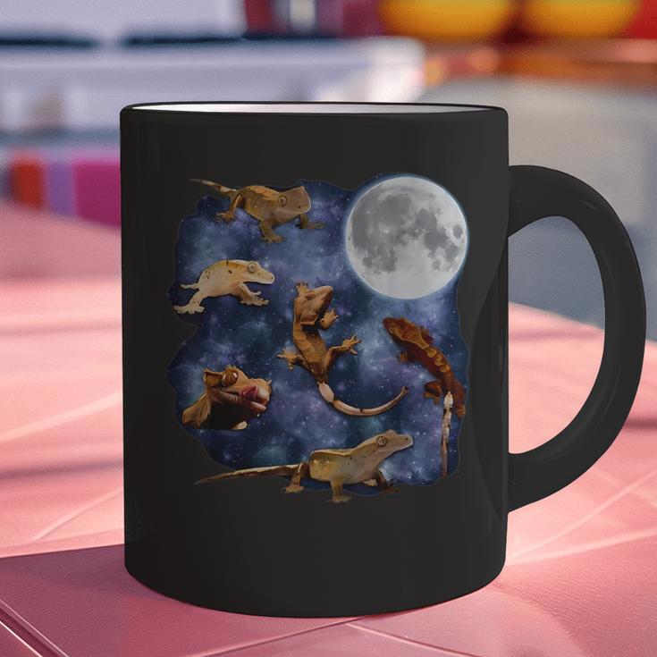 Crested Gecko Moon Retro Reptile Mom Dad Breeder Lover Graphic Print Coffee Mug