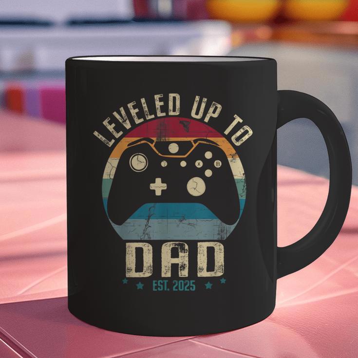 I Leveled Up To Dad 2025 Promoted To Daddy Soon To Be Father Graphic Print Coffee Mug