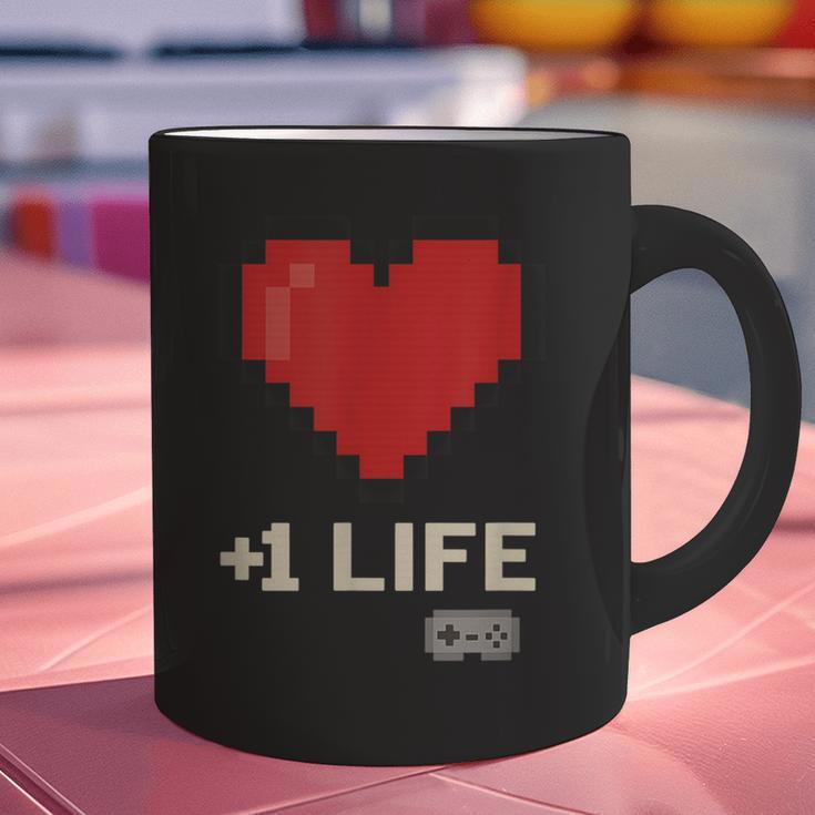 Retro Gamer 1 Life Pixel Heart – 8-Bit Gaming Nostalgia Graphic Print Coffee Mug