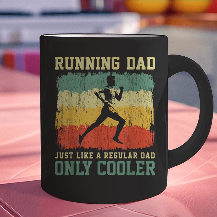 Retro Running Dad Runner Marathon Athlete Humor Outfit Graphic Print Coffee Mug