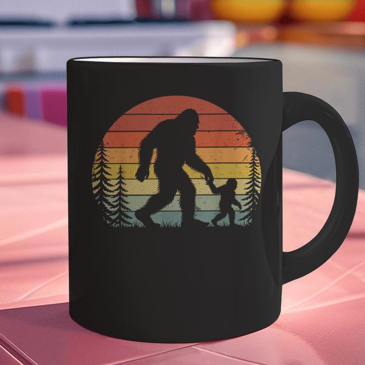 Retro Vintage Bigfoot Dad Fathers Day Father Son Matching Graphic Print Coffee Mug