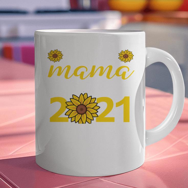 Proud Mama Of a 2021 Graduate Senior Mom 2021 Graduation Graphic Print Coffee Mug