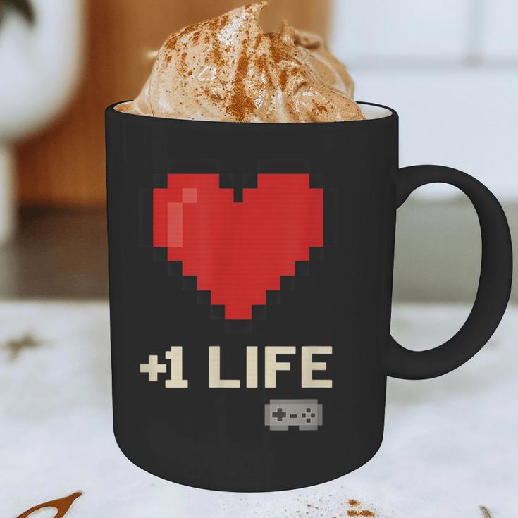 Retro Gamer 1 Life Pixel Heart – 8-Bit Gaming Nostalgia Graphic Print Coffee Mug