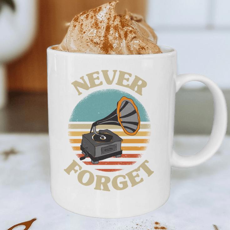 Retro Grammophone Never Forget Nostalgia Vintage Graphic Print Coffee Mug