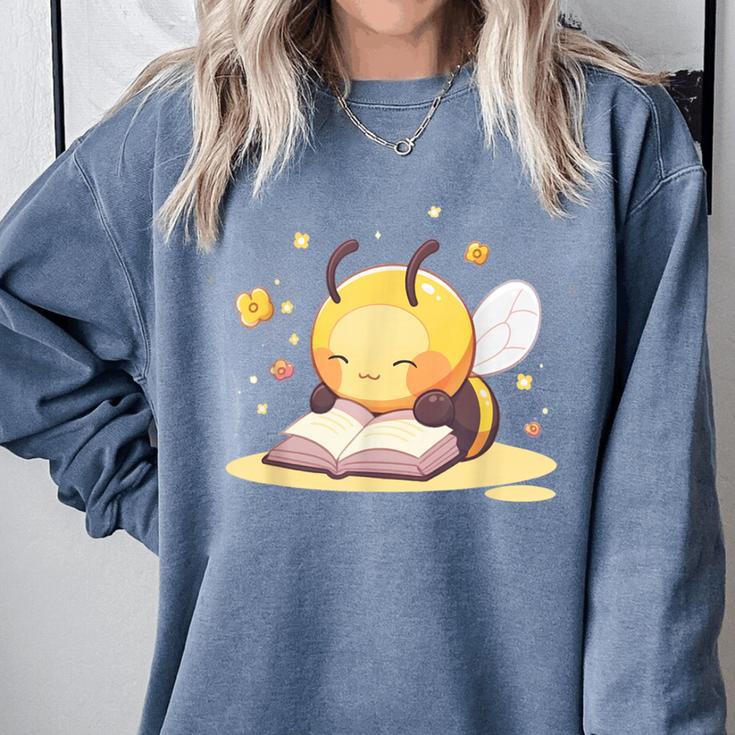 Cute Bee Reading Book Teacher Student Reader Graphic For Men Women Kids Comfort Colors Sweatshirt