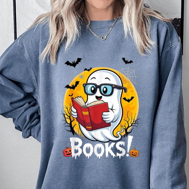 Cute Ghost Reading Book Retro Halloween Librarian Comfort Colors Sweatshirt