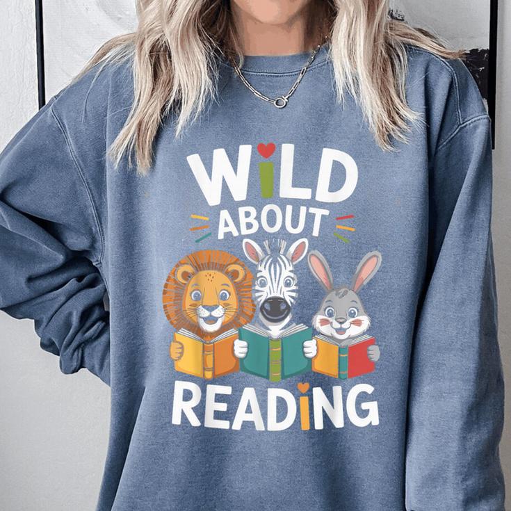 Cute Wildlife Zoo Animals For Book Reader Bookworms Comfort Colors Sweatshirt