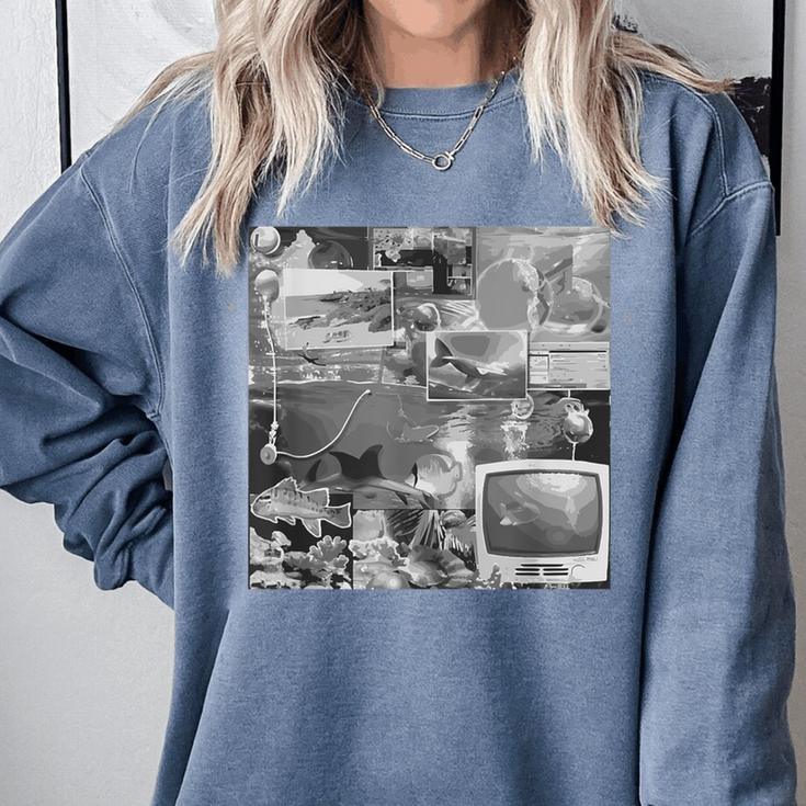 Frutiger Aero Y2K Old School Retro Vibes Comfort Colors Sweatshirt