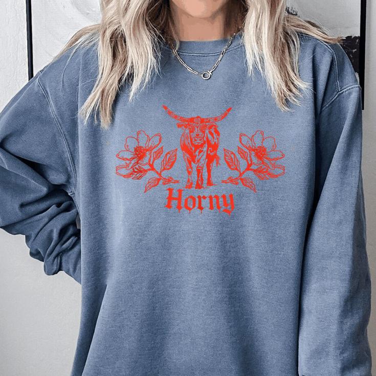 Horny Bull Romance Reader Shirt Spicy Books Bull Pun Comfort Colors Sweatshirt