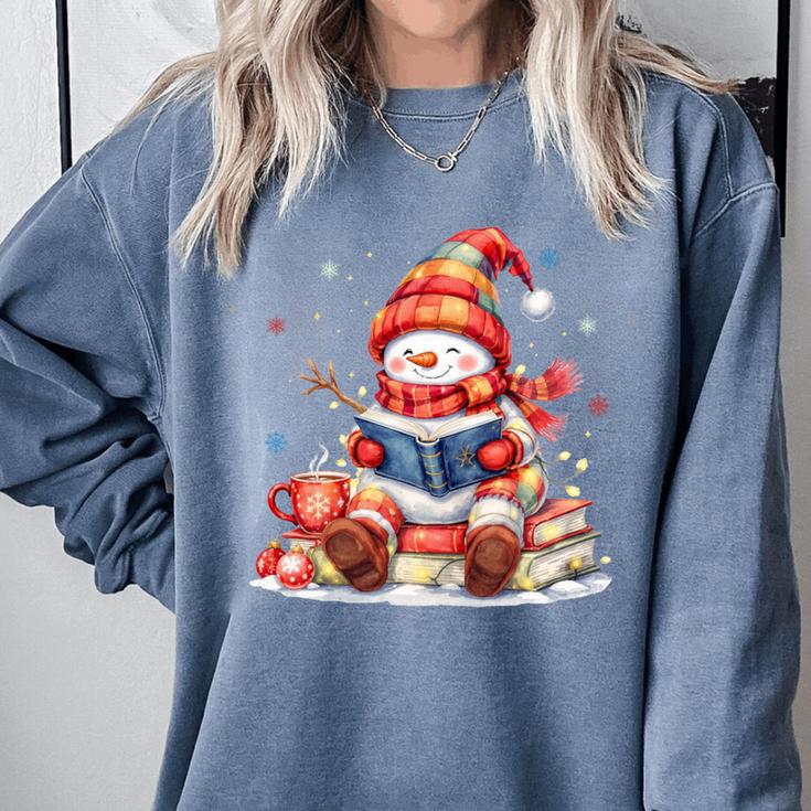 Snowman Reading Books Lovers Christmas Librarian Bookworm Comfort Colors Sweatshirt