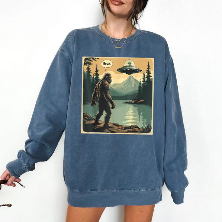Bigfoot Sasquatch Alien Spaceship UFO Introvert Bruh Comfort Colors Sweatshirt
