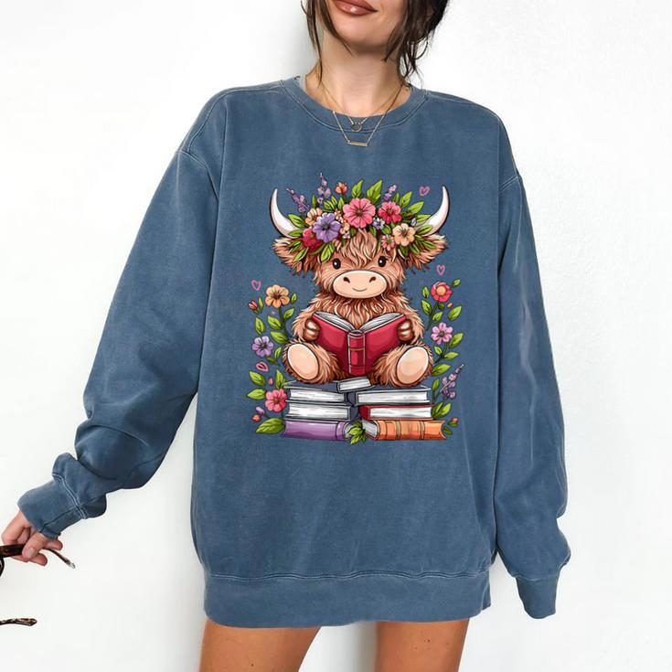 Cute Baby Highland Cow With Reading Book Bookworm Comfort Colors Sweatshirt