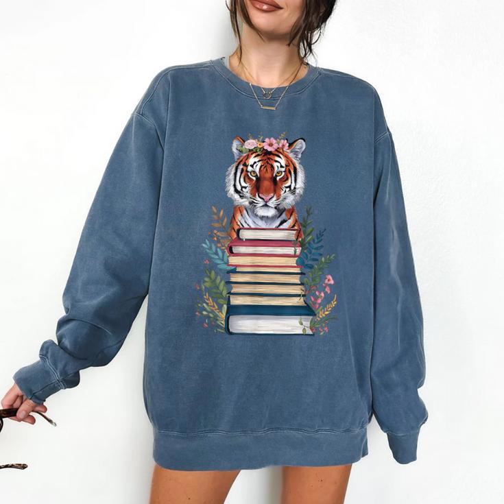 Cute Tiger With Book Floral Bookworm Librarian Book Lover Comfort Colors Sweatshirt