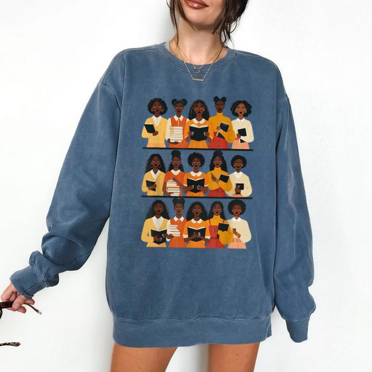 Educated Afro Women Girl Reading Book Future HBCU Grad Comfort Colors Sweatshirt