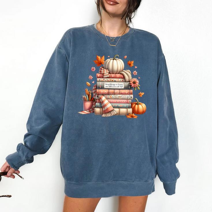Fall Colors s I Love Fall s Books & Pumpkins Comfort Colors Sweatshirt