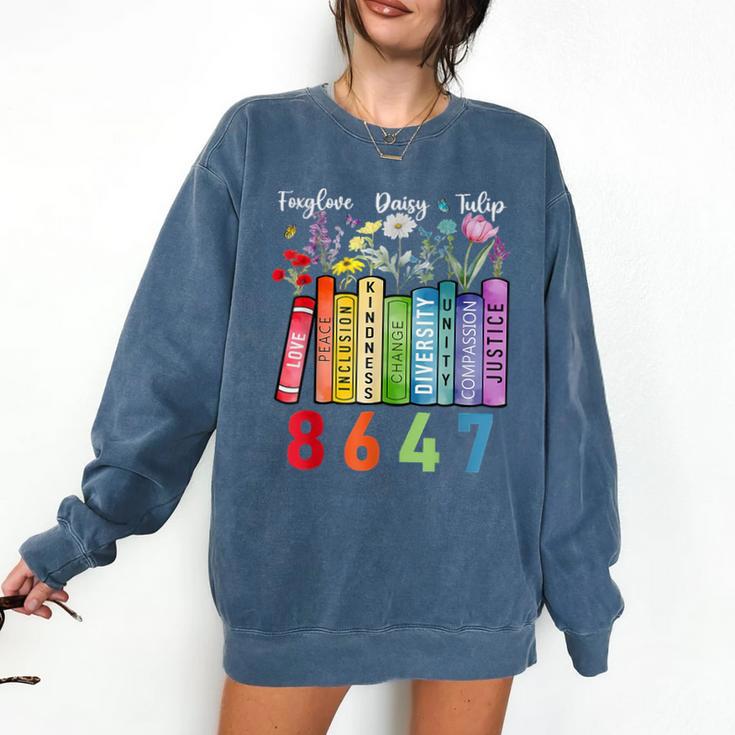 Floral Foxglove Daisy Tulip 8647 Books Lover Blooming Flower Comfort Colors Sweatshirt