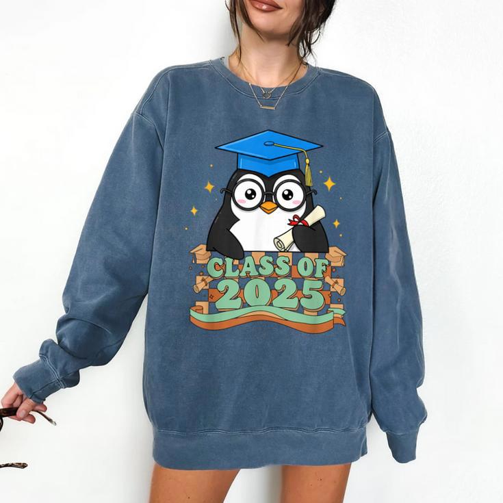 Graduate Penguin Class Of 2025 Kids Graduation Comfort Colors Sweatshirt