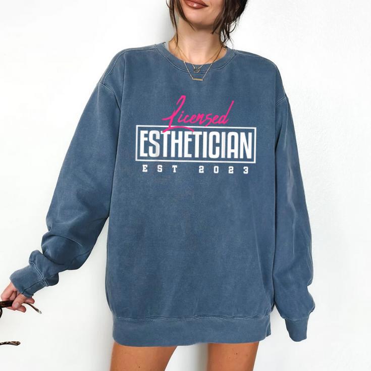 Licensed Esthetician 2023 Graduation Comfort Colors Sweatshirt