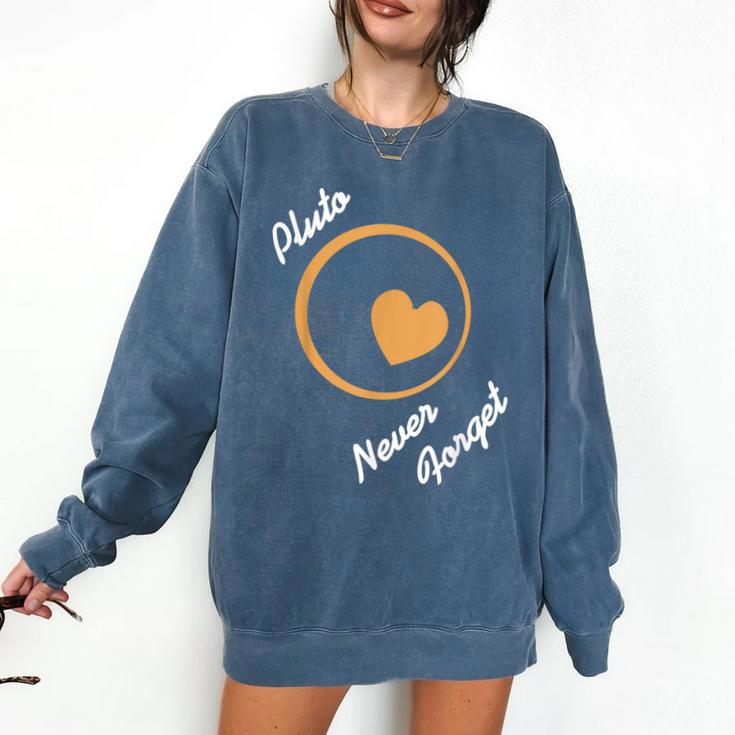 Pluto Never Forget Space Nostalgia Planetary Humor Comfort Colors Sweatshirt