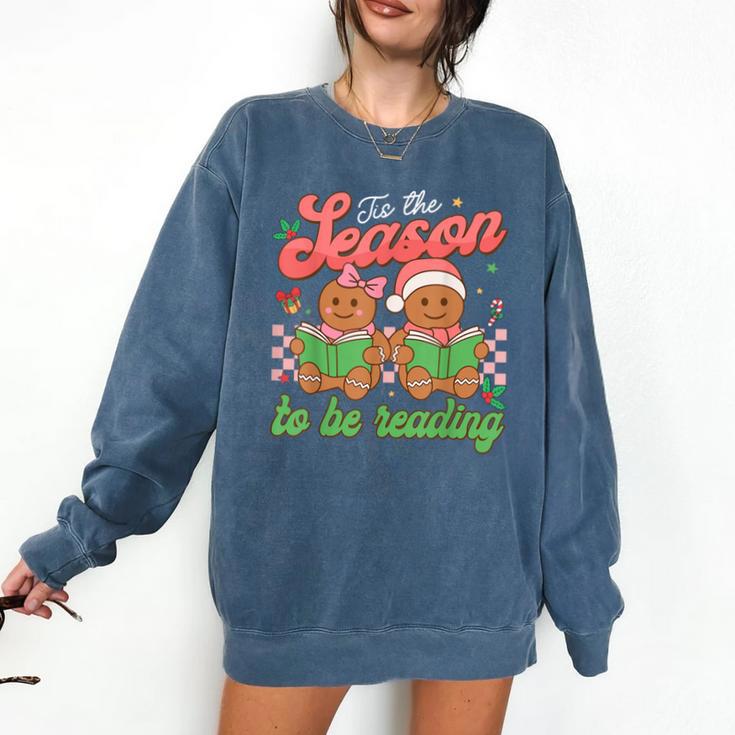 Tis The Season Book Reading Gingerbread Teacher Librarian Comfort Colors Sweatshirt