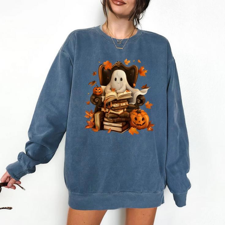 Vintage Ghost Book Reading Pumpkin Gothic Halloween Teachers Comfort Colors Sweatshirt