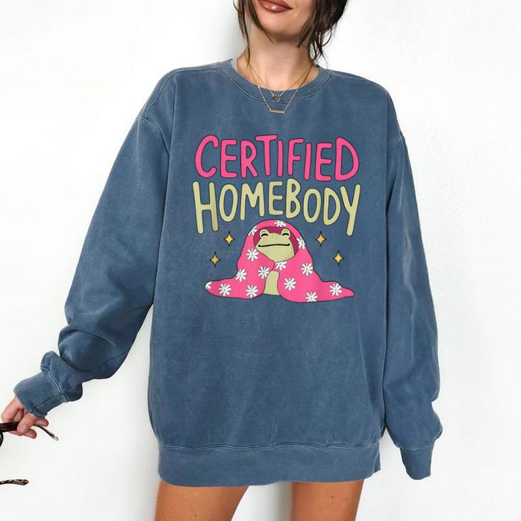 Certified Homebody Trendy Frog Introvert Comfort Colors Sweatshirt