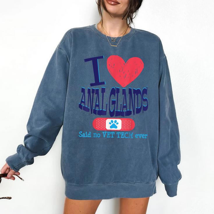 Vet Tech I Love Veterinary Technician Graduation Comfort Colors Sweatshirt