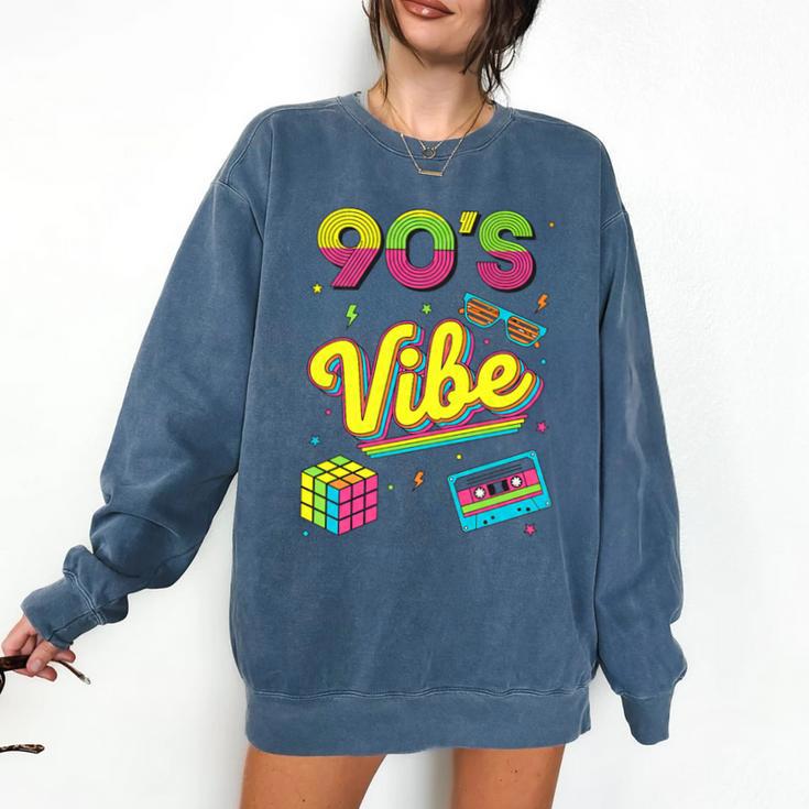 90s Nostalgia Retro Apparel 90'S Vibe Retro Premium Tri-Blend Comfort Colors Sweatshirt