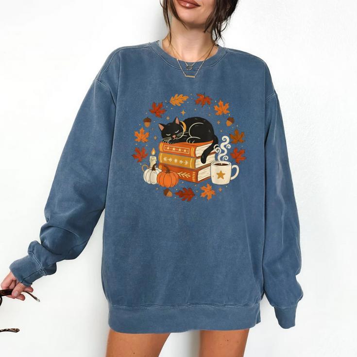 Cute Cat Fall In Love With Reading Book Cat Lover Librarian Comfort Colors Sweatshirt
