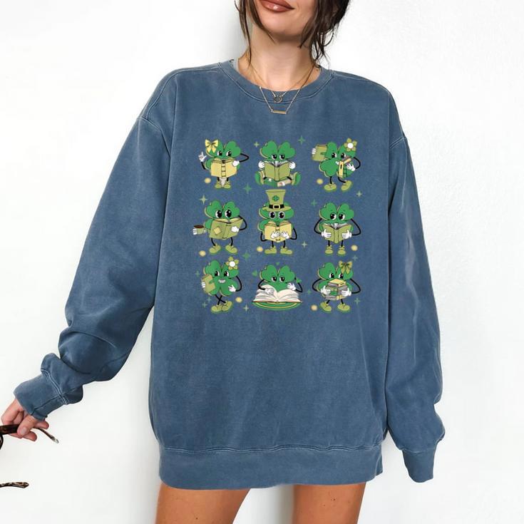 Cute Shamrock Reading Books St Patrick's Day Teacher Reading Comfort Colors Sweatshirt