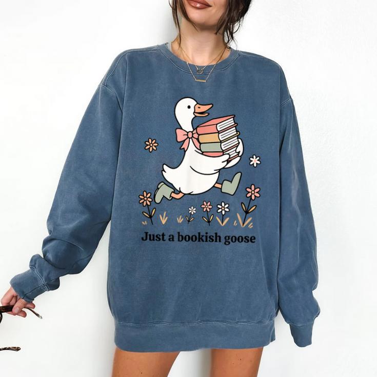 Goose With Books Cute Bookworm Reader Comfort Colors Sweatshirt