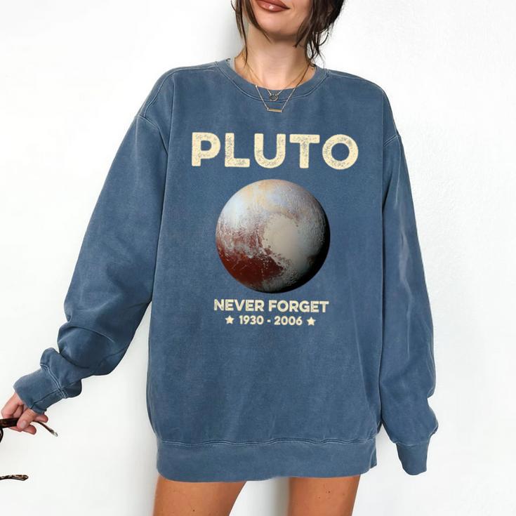 Pluto Never Forget 1930-2006 Planet Space Science Nostalgia Premium Tri-Blend Comfort Colors Sweatshirt