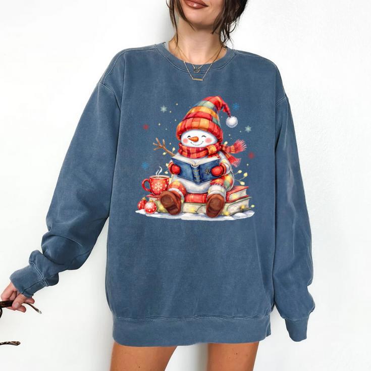 Snowman Reading Books Lovers Christmas Librarian Bookworm Comfort Colors Sweatshirt