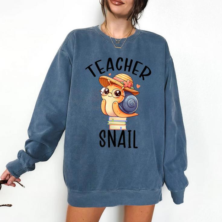 Teacher Snail With Glasses On Books Cute Pre-K Kindergarten Comfort Colors Sweatshirt
