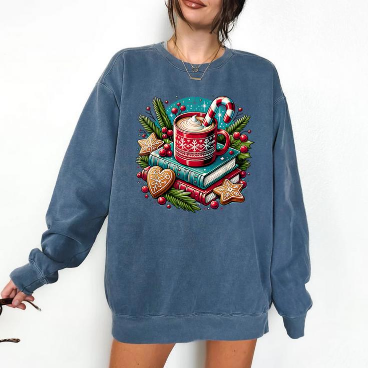 Vintage Cozy Winter Hot Cocoa Books Gingerbread Book Lovers Comfort Colors Sweatshirt