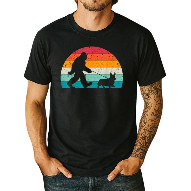 Bigfoot Walking a Dog Corgi Lovers Dog Dad Men's Casual T-Shirt