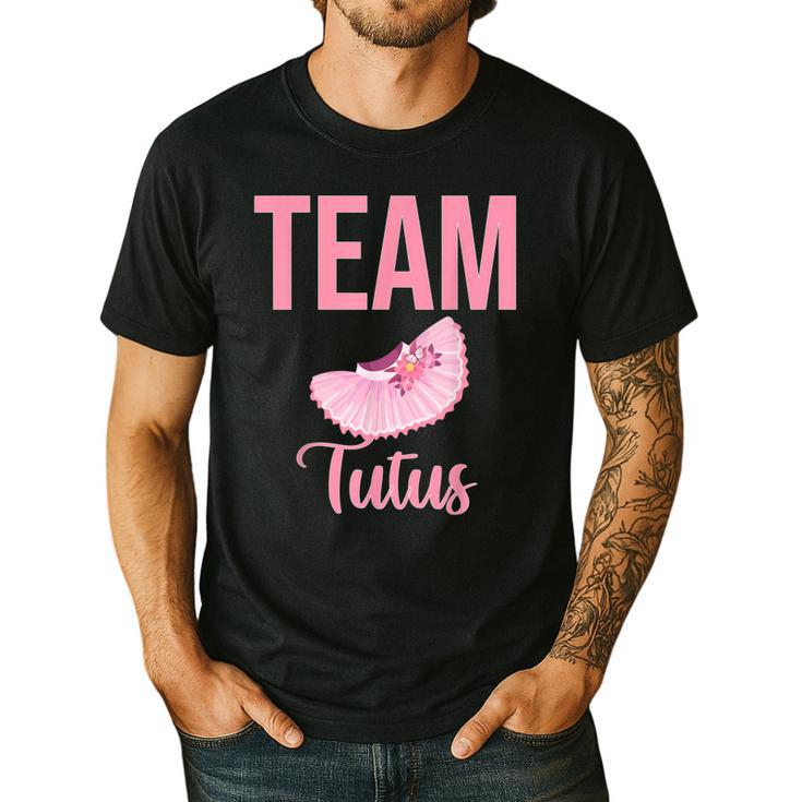 Cute Team Tutus Gender Reveal For Mom And Dad Men's Casual T-Shirt