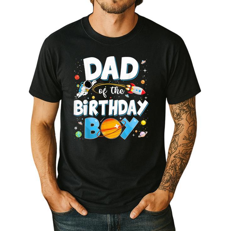 Dad Of The Birthday Boy Astronaut Family Space Planets Men's Casual T-Shirt