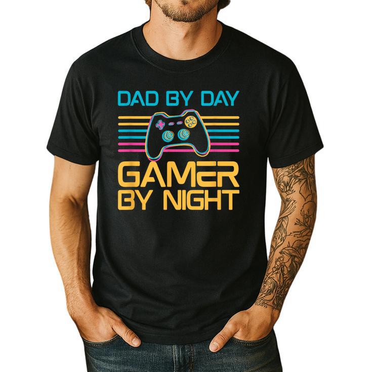 Dad By Day Gamer By Night Video Games Lover Gamer Dad Men's Casual T-Shirt