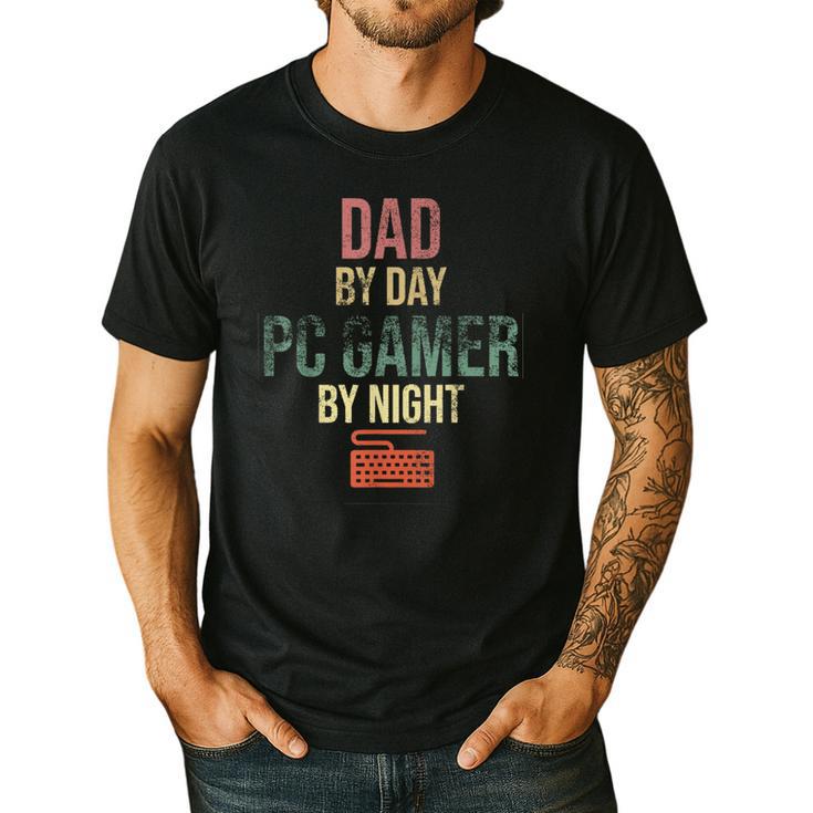Dad By Day PC Gamer By Night For Gaming Dads Men's Casual T-Shirt
