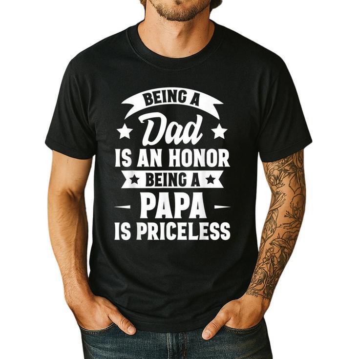 Being A Dad Is An Honor Being A Papa Is Priceless Men's Casual T-Shirt