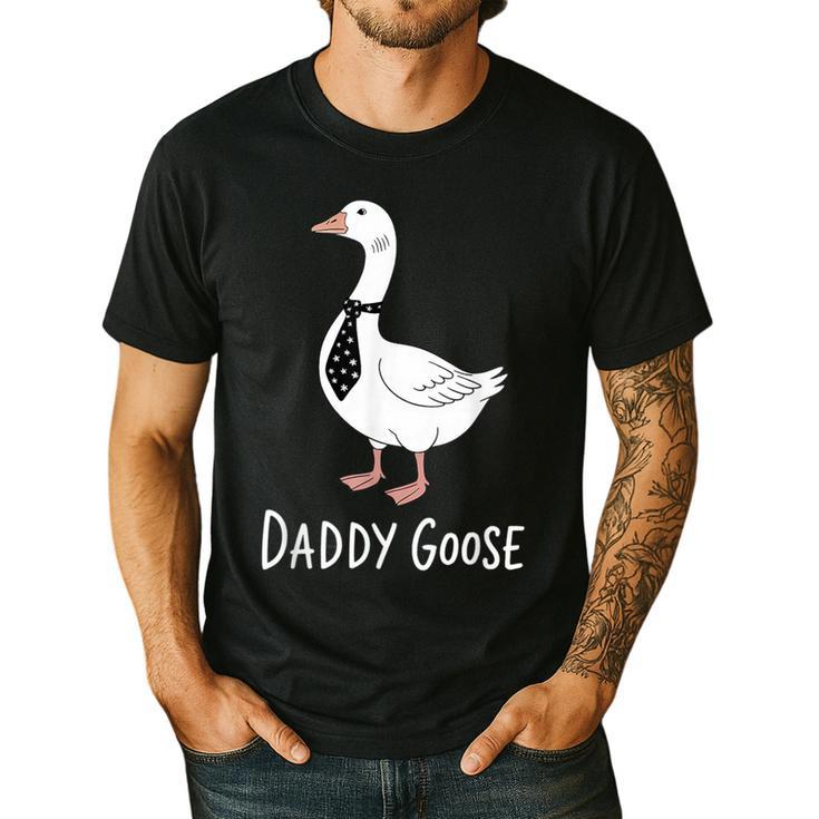 Daddy Goose Fun Father's Day Tee For Dad Men's Casual T-Shirt