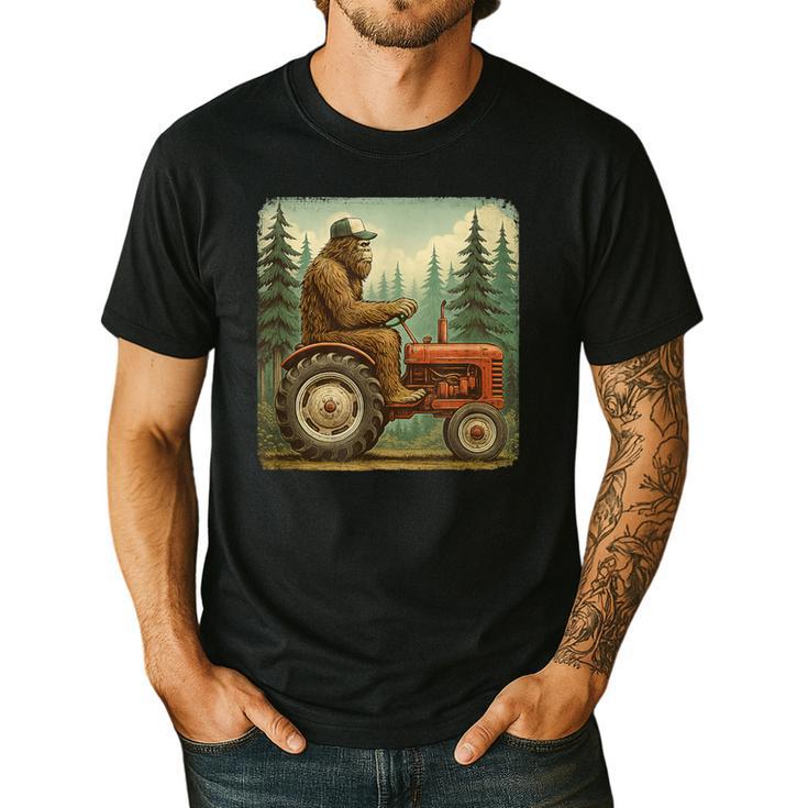 Farmer Men Tractor Rancher Farm Dad Distressed Men's Casual T-Shirt