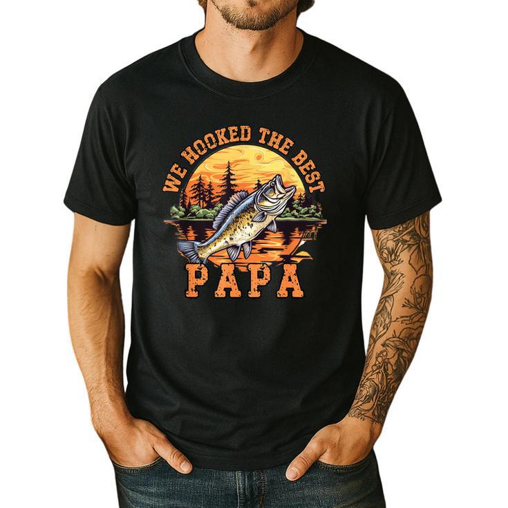We Hooked The Best Papa Ever Fishing Dad Papa's Day Men's Casual T-Shirt