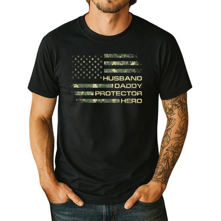 Husband Daddy Protector Hero Fathers Day Camo American Flag Men's Casual T-Shirt