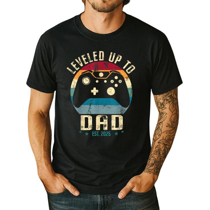 I Leveled Up To Dad 2025 Promoted To Daddy Soon To Be Father Men's Casual T-Shirt