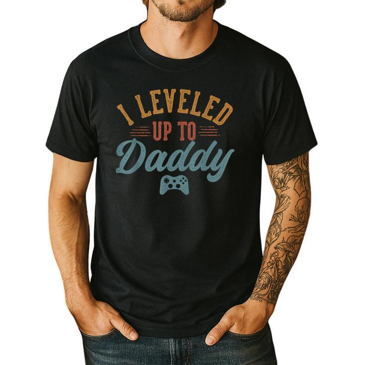 Leveled Up To Daddy Father To Be New Dad Men's Casual T-Shirt